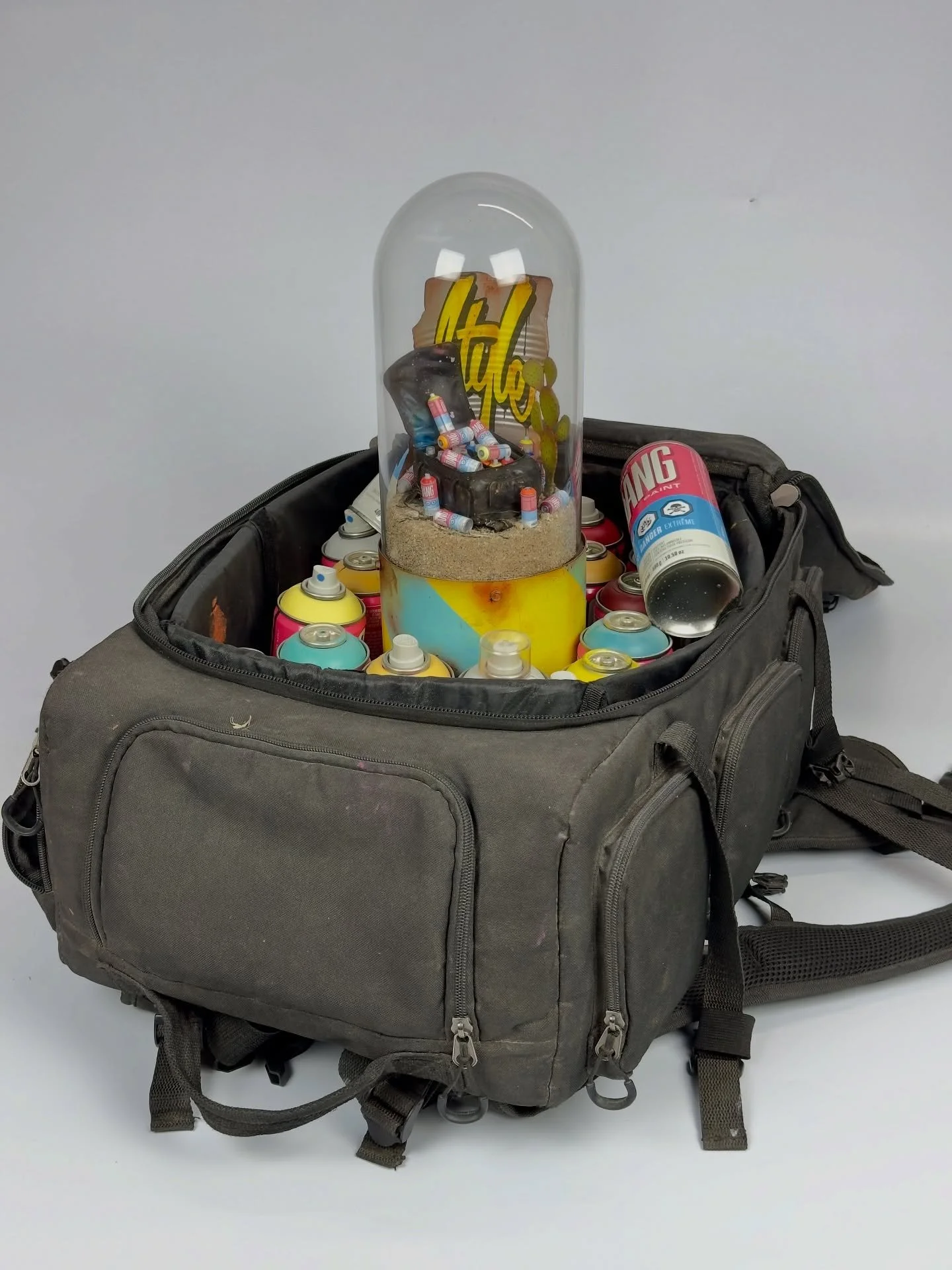 Mini Style Bag @styledontsleep 

3-D resin printed and hand painted sculpture. 6x6x18in.

#modelmaker #scalemodel #modelmaking #scale #scalemodels #miniature #diorama #model #modelkit #scratchbuilt #modelmakers #plasticmodel #handmade #design #modelb