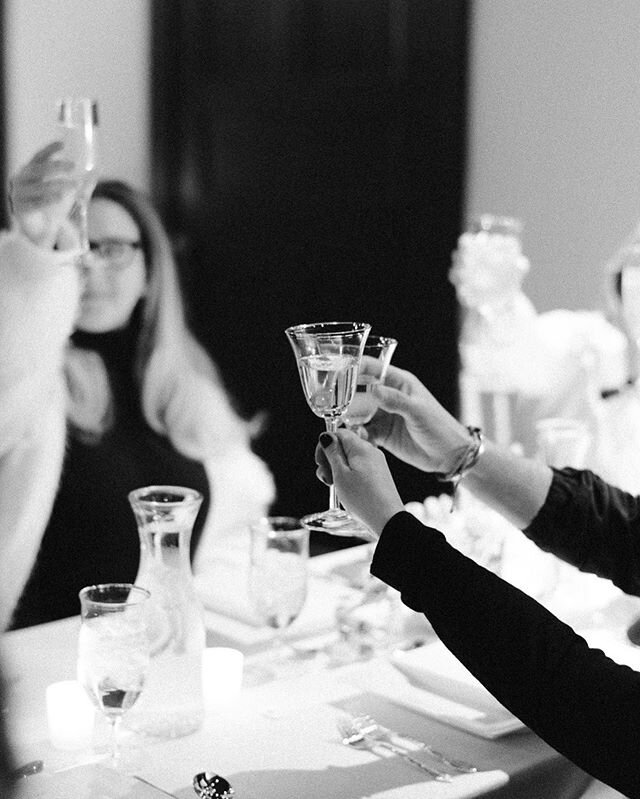 Cheers to this inspirational group! We had such a great time mixing drinks for the Planner&rsquo;s Club Dinner.
📸 @lindsay_hackney