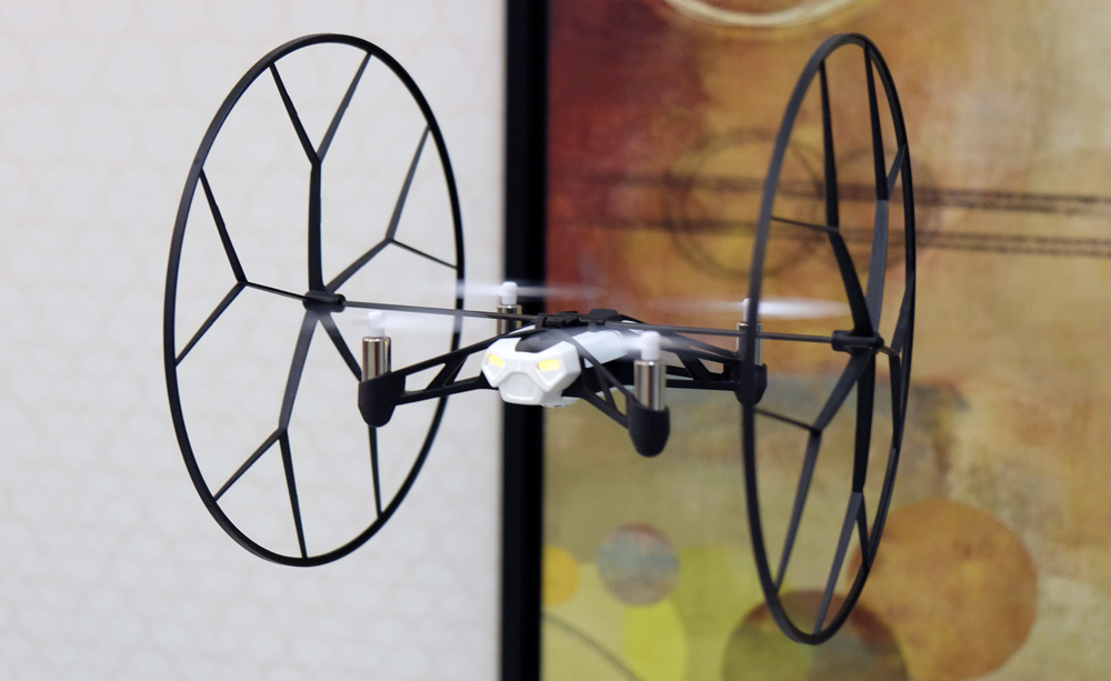 Review: Parrot MiniDrones Rolling Spider