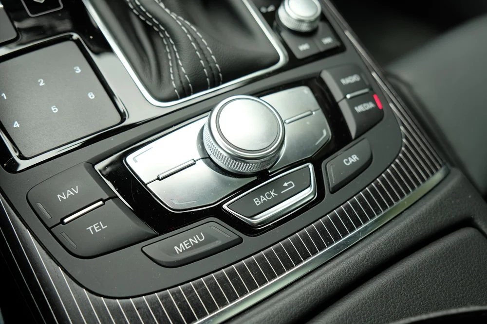 Smartphones and Audi's MMI system