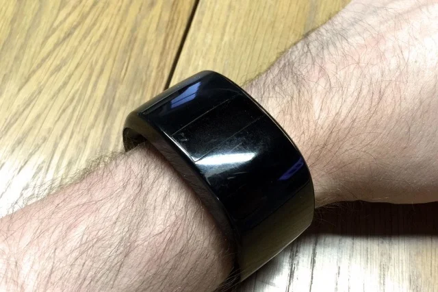 Neptune Duo wants to smarten your watch and dumb down your phone