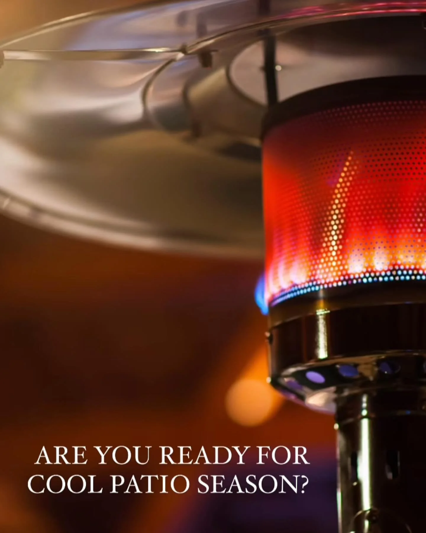 Aside from Seattle&rsquo;s only 💯 covered winter market - it&rsquo;s also lined with 🔥 patio heaters ❤️ to keep you cozy while you shop throughout the market. Come on by our @fremontsundaymarket at the newly expanded, @fremontbridgemarket starting 