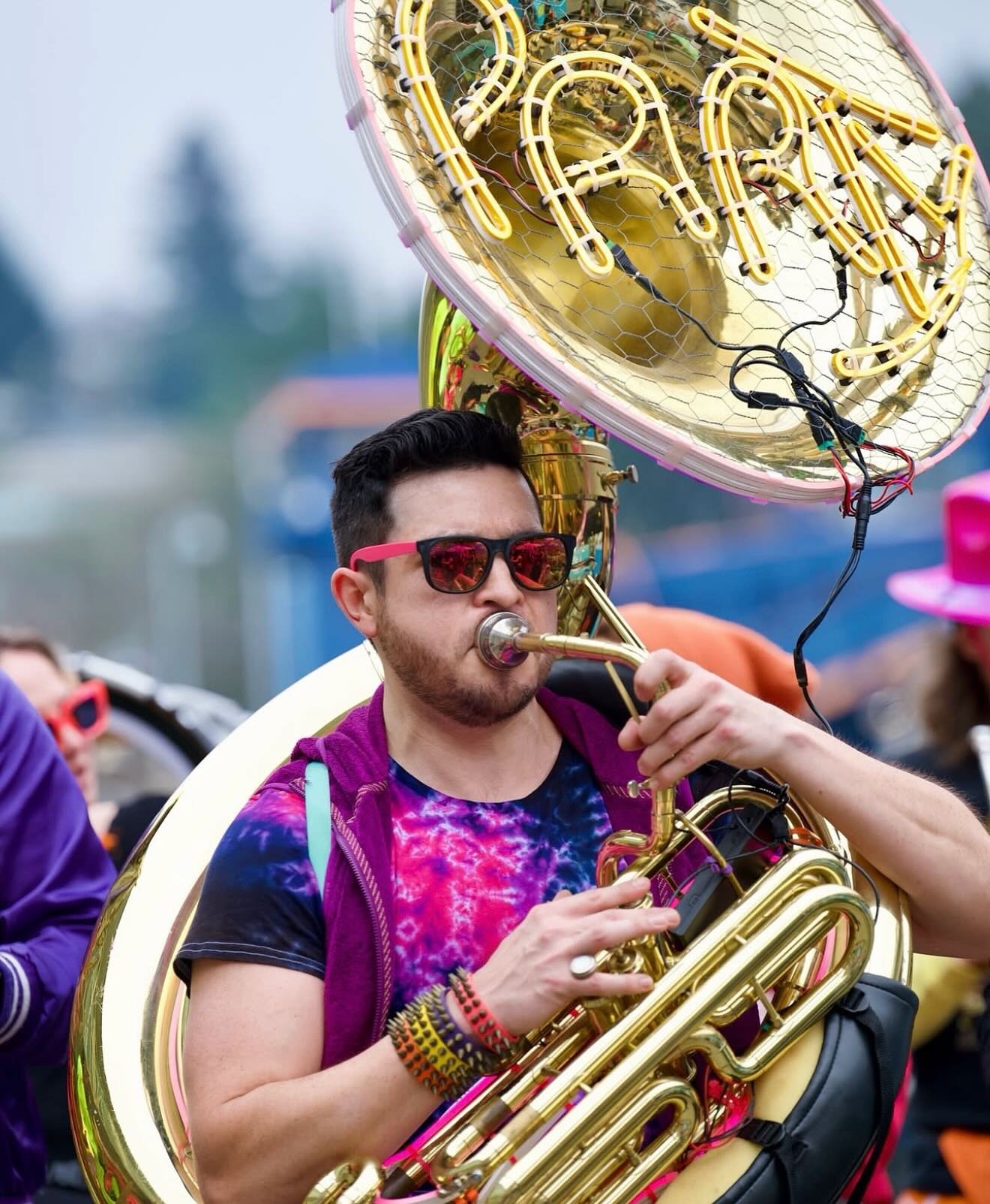 Catch the @fremontartscouncil for our annual Le Petit Troll Parade this Sunday down under at the @fremontsundaymarket with festivities to begin at 11:30 at Evanston Plaza with Parade starting at 12pm with performances by @neonbrassparty and more! Co@