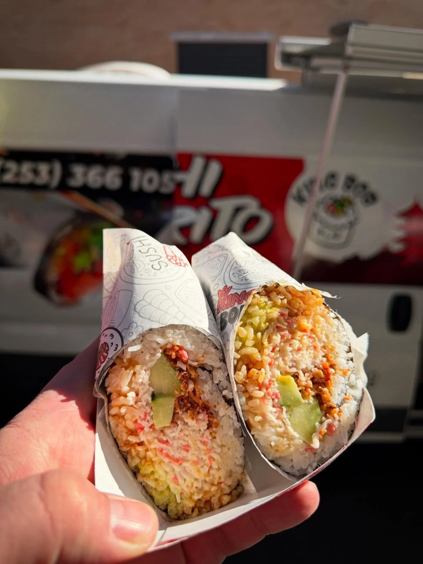 Hanging in this 🌞 with our friends at @kingbob_sushiburrito today! Highly recommend the Cali Crunch 🍣