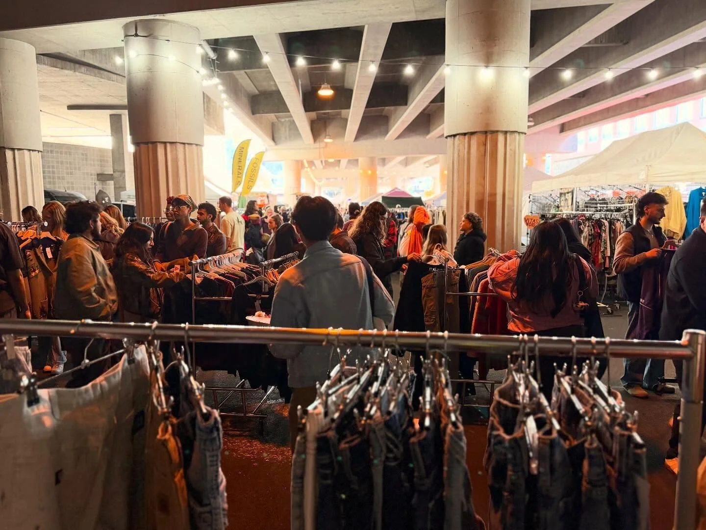 Just TWO MORE SUNDAYS down under at the @fremontbridgemarket ☔️ to enjoy! Come explore and treasure hunt on this wintery day!