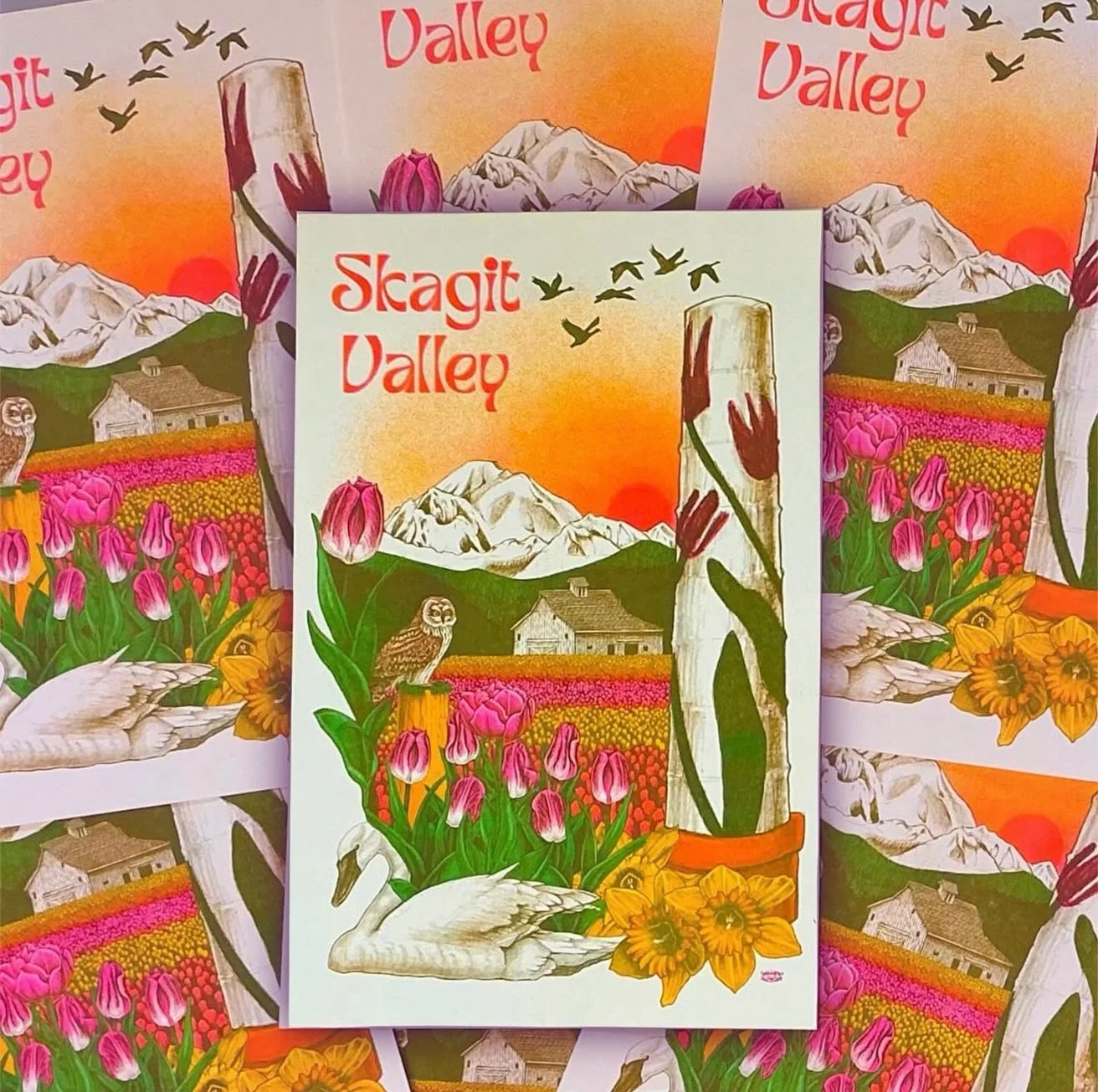 Suns out this weekend 🌞so catch our @psychedelic_lens_art - a Seattle-based art business by artist Erin Fox, known for vibrant, nature-inspired work that blends psychedelic art with science illustration, featuring Riso prints, stickers, and statione