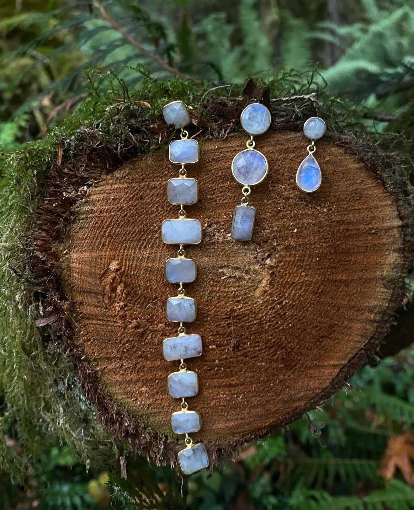 Retail therapy is calling ✨ Discover something beautiful and meaningful today with local artist @zafirojewelry at the market on 34th (Booth 35). Inspired by the beauty of nature, her handcrafted jewelry collection captures the spirit of summer with t