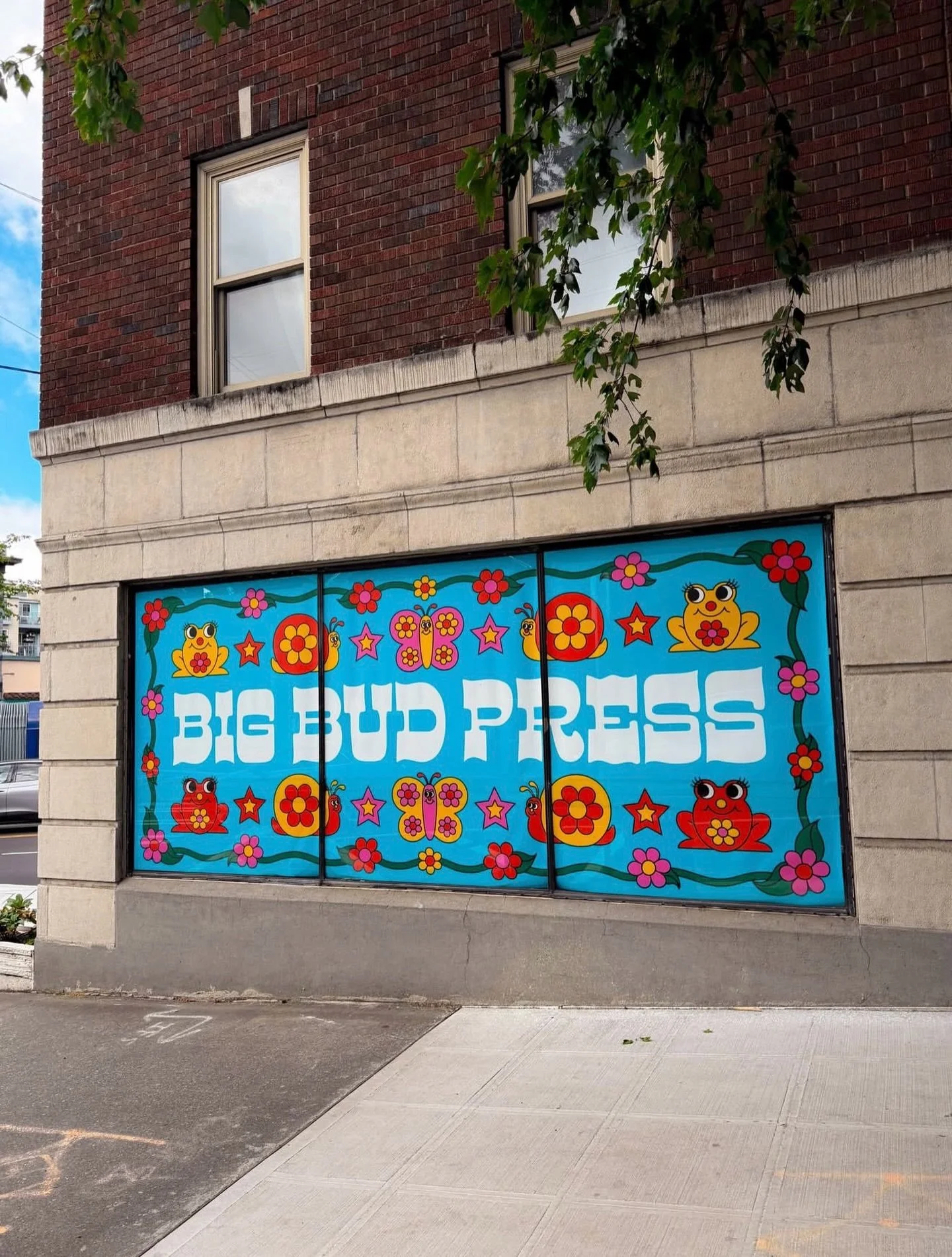 Something BIG is popping up in Fremont just blocks from our market. Give them a follow to find out what @bigbudpress is all about. #communitynotcompetition ❤️