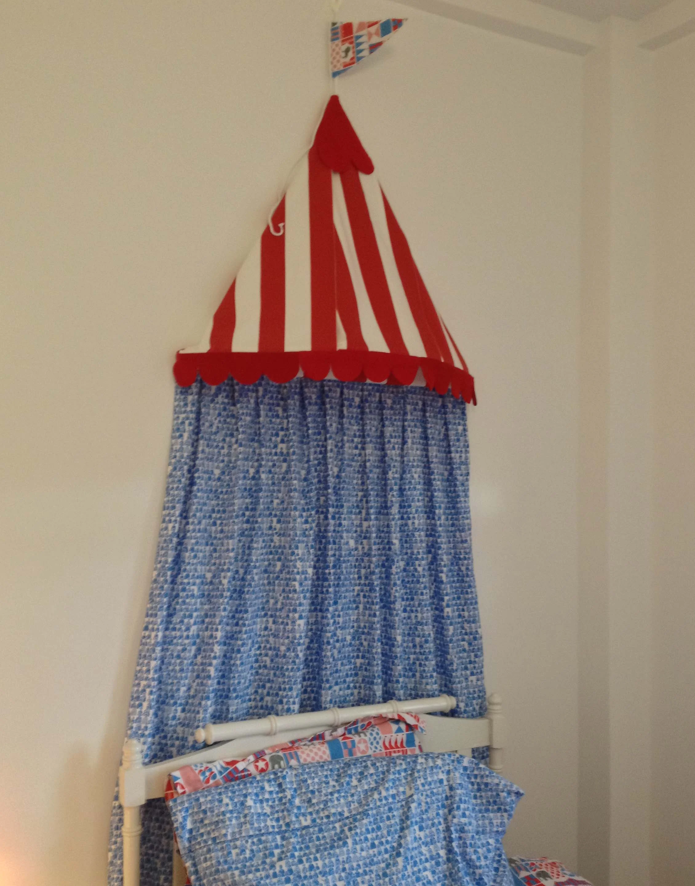 simon bed.JPG