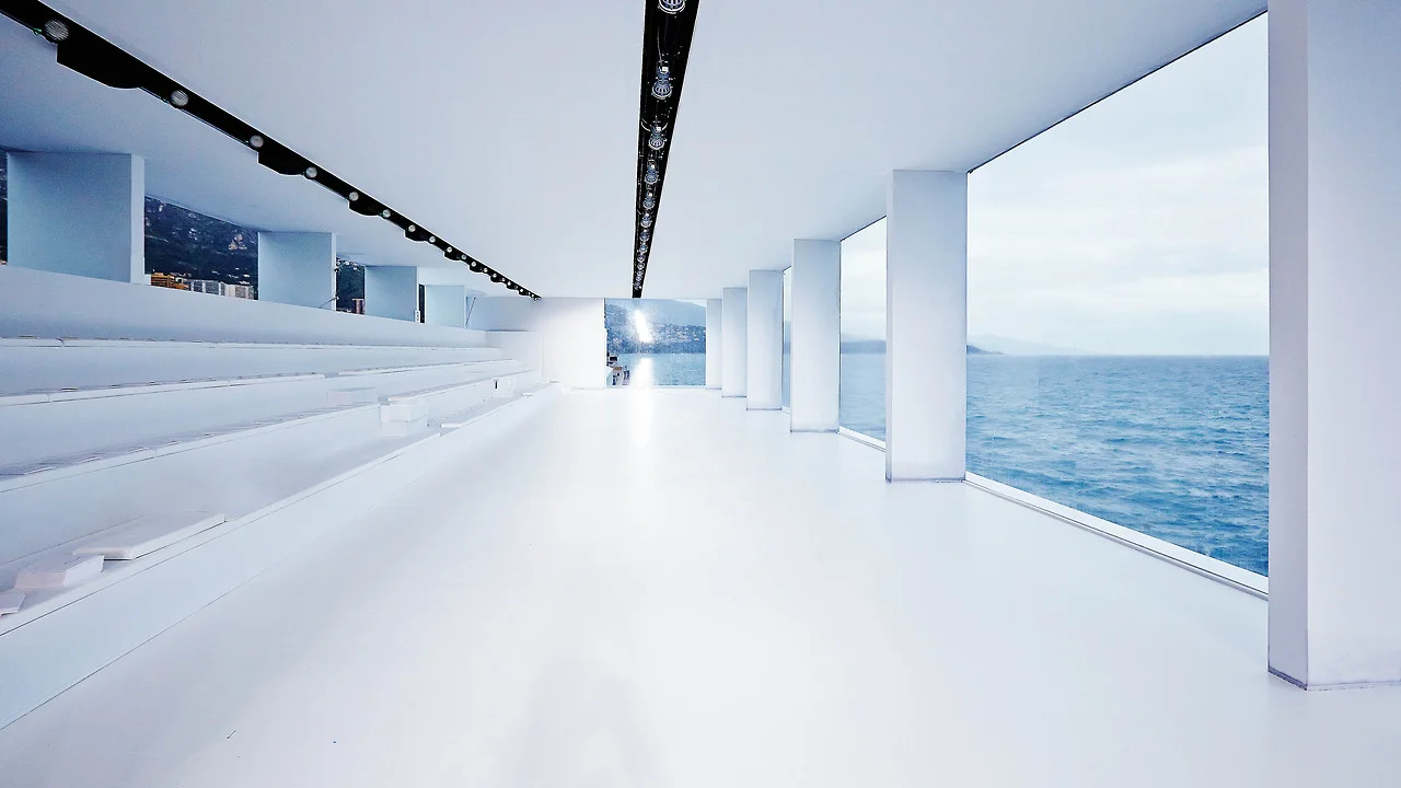 FRONT ROW CONCEPT / MONTE CARLO