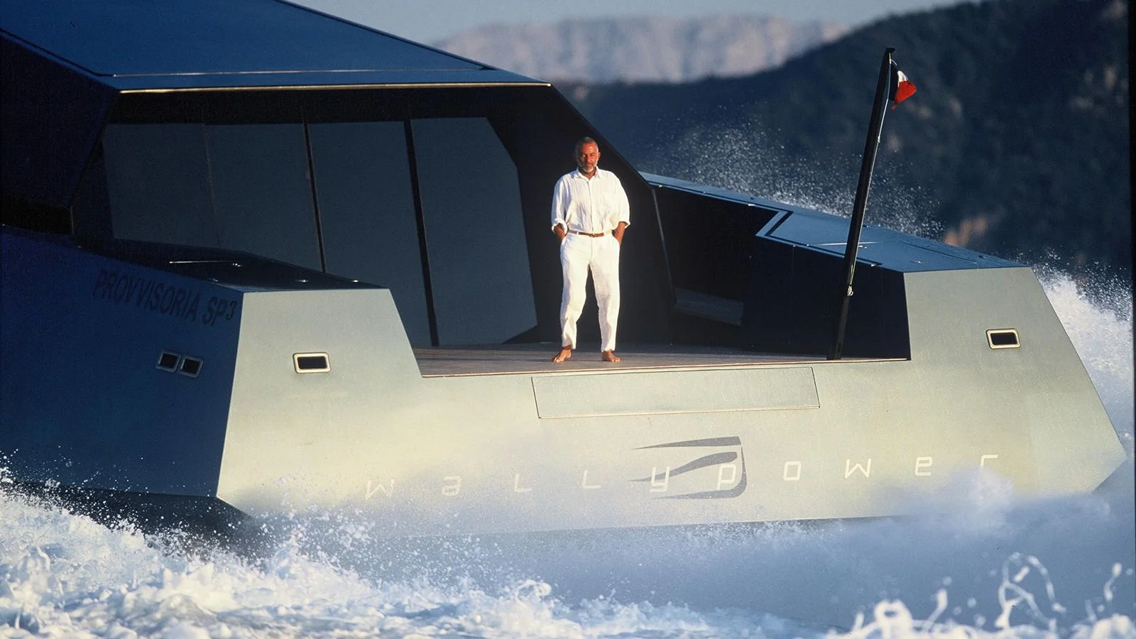W 118 / CONCEPT SPEED BOAT WALLY DESIGNED BY LUCA BASSANI