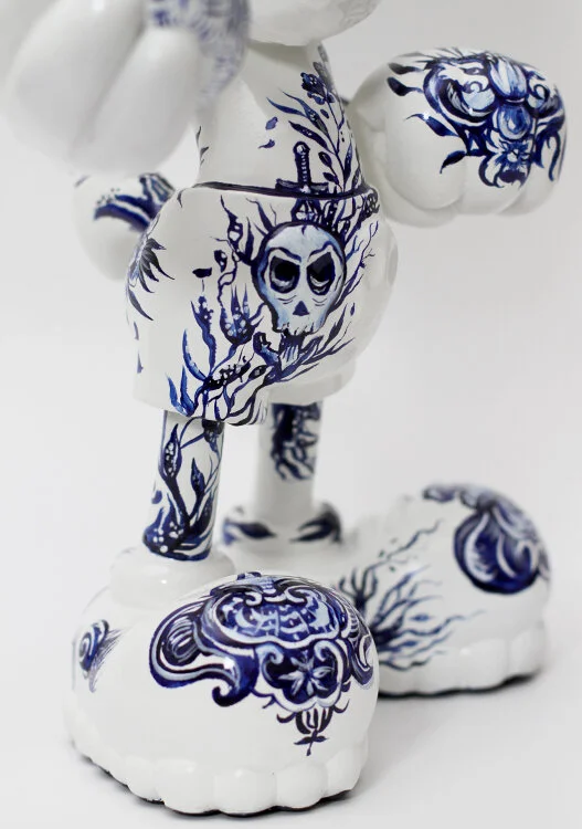 Back view of the hand-painted Pjipje sculpture by Anna Sokolova, featuring intricate Contemporary Delft Blue ornament with an animal motif inspired by traditional Delftware.