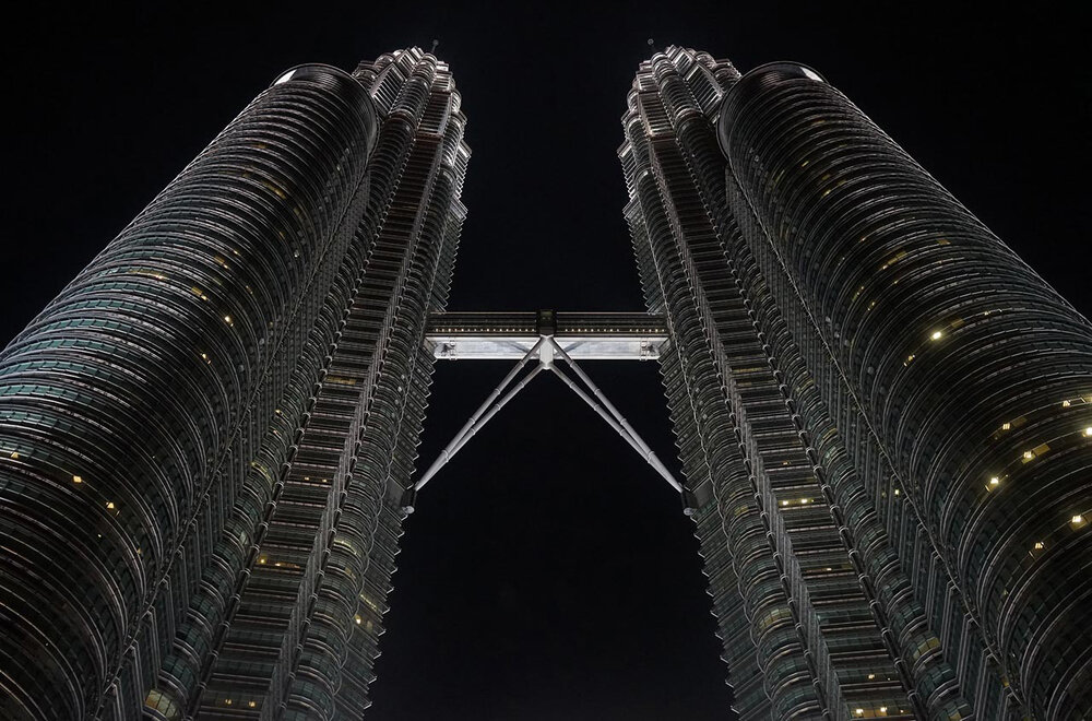 perspective-low-angle-composition-tips-petronas-towers.jpg