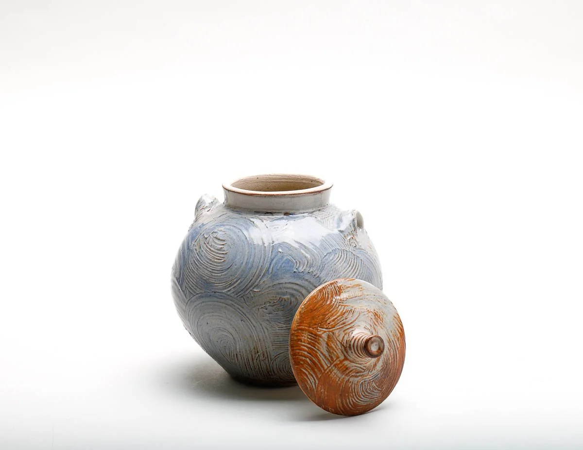 Lidded Jar BH274 — The Leach Pottery