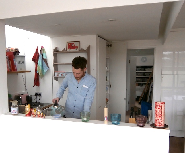 Will makes Helen a cup of tea