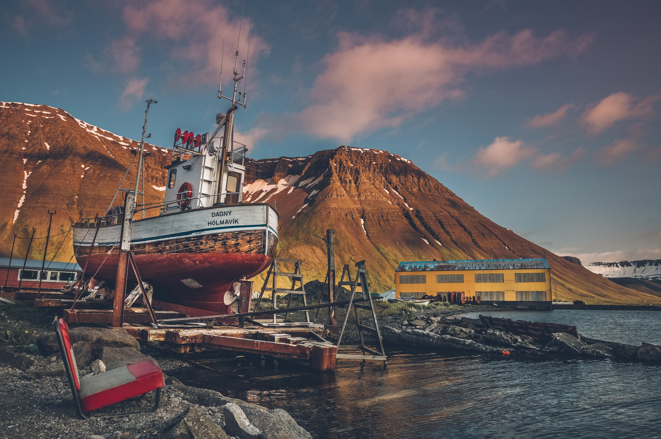 Ísafjörður docks.jpg