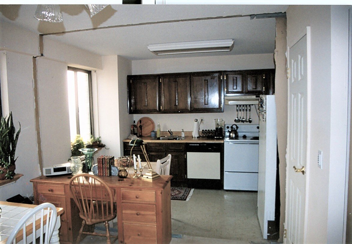 HIGHRISE KITCHEN BEFORE