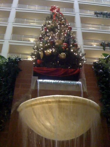 New_Holiday Decor Hotel Atrium - Elegant!.jpg