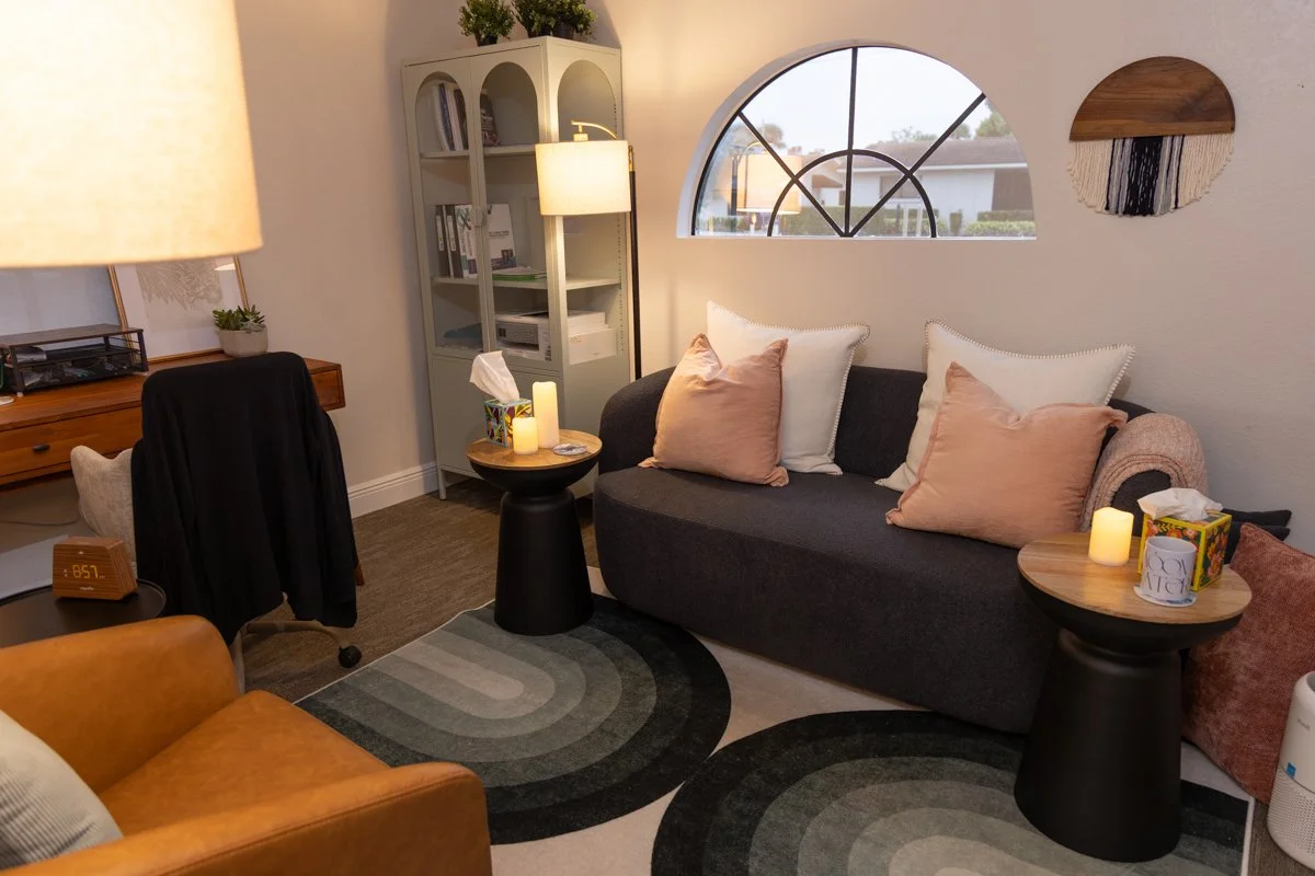 winter park interior photos of a therapist office