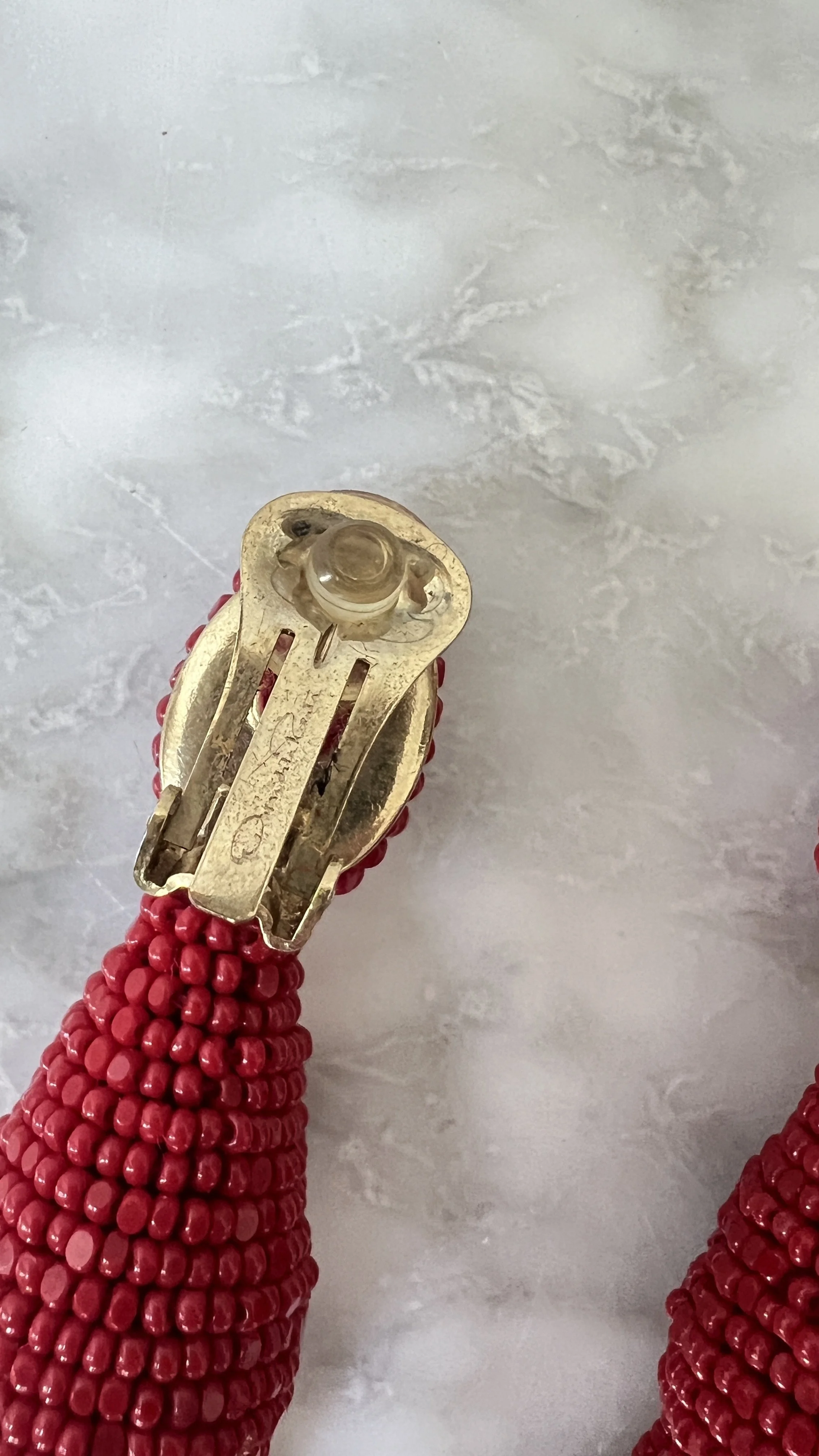 clip-on-oscar-de-la-renta-drop-tassel-earrings.jpg