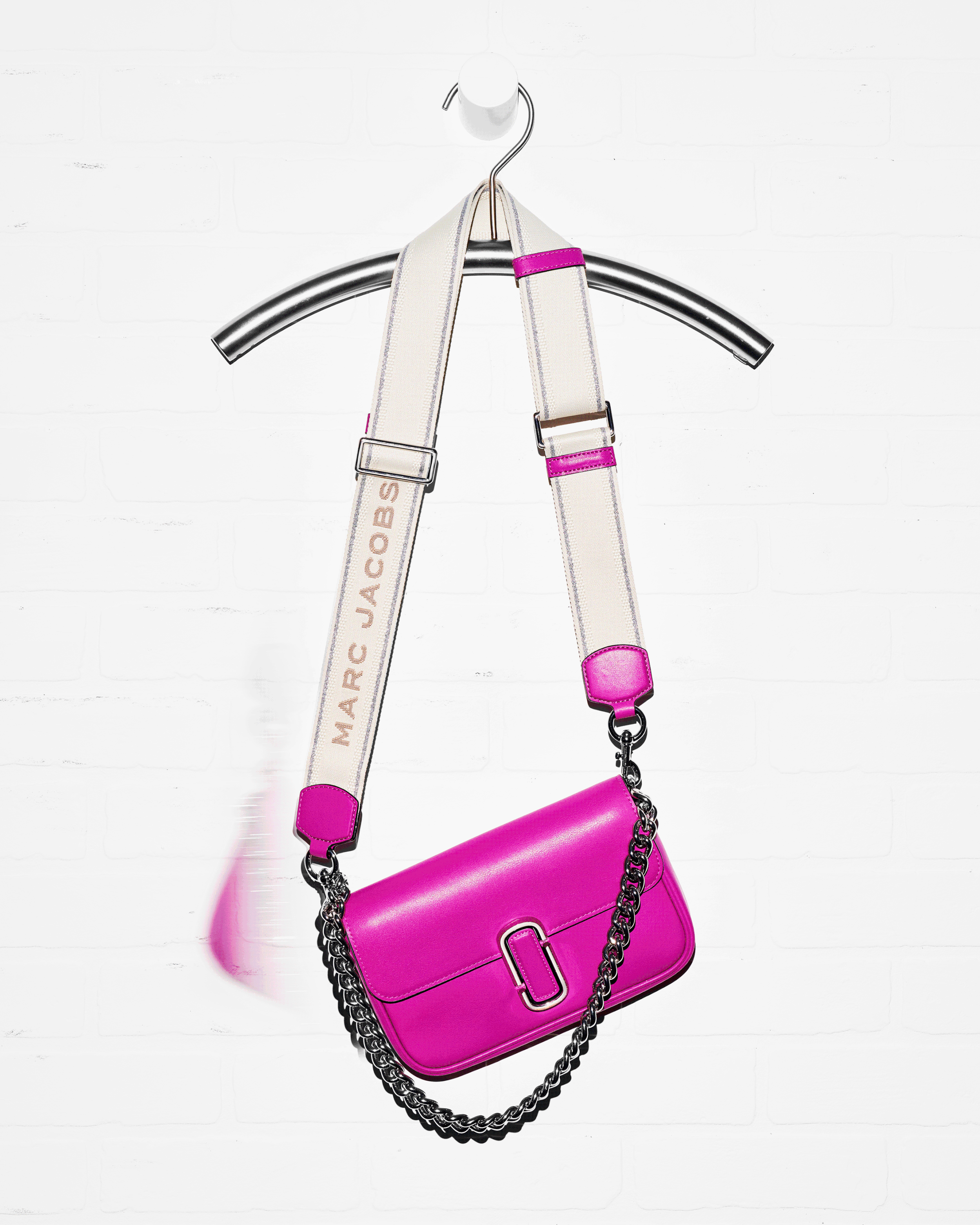 MarcJacobsBags_July2022_01.gif