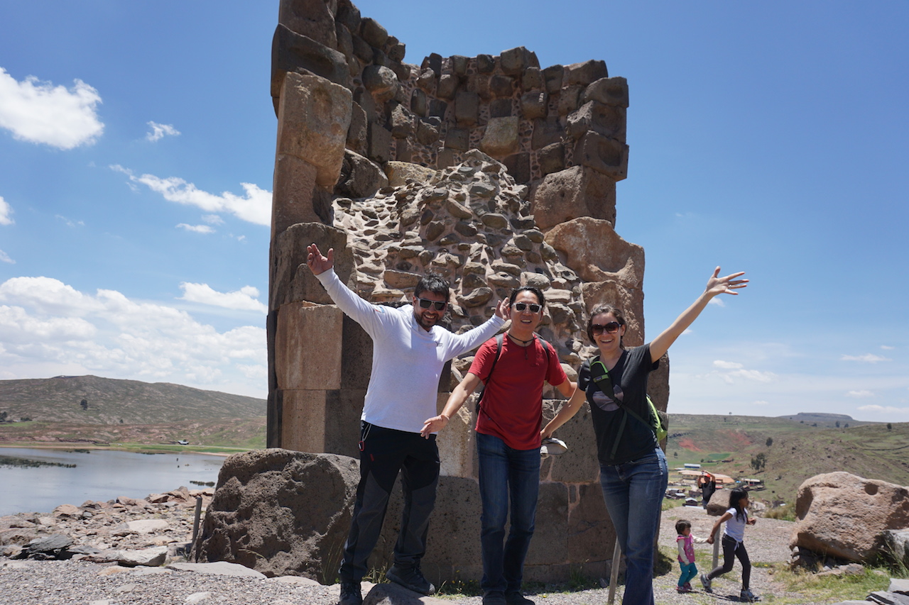  E, J and Michy in front of the funerary tower at Sillustani.&nbsp; 