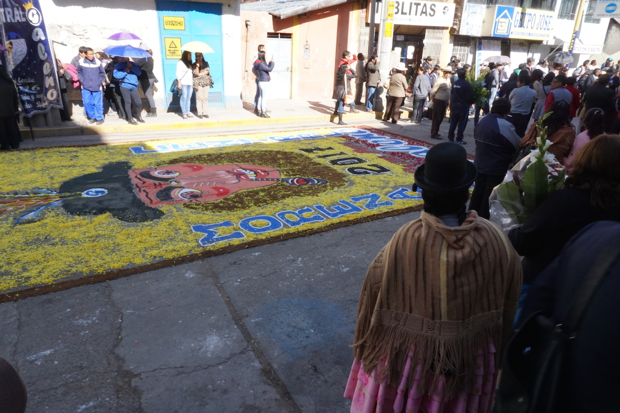  Street painting in Puno on the eve of the Fiesta.&nbsp; 