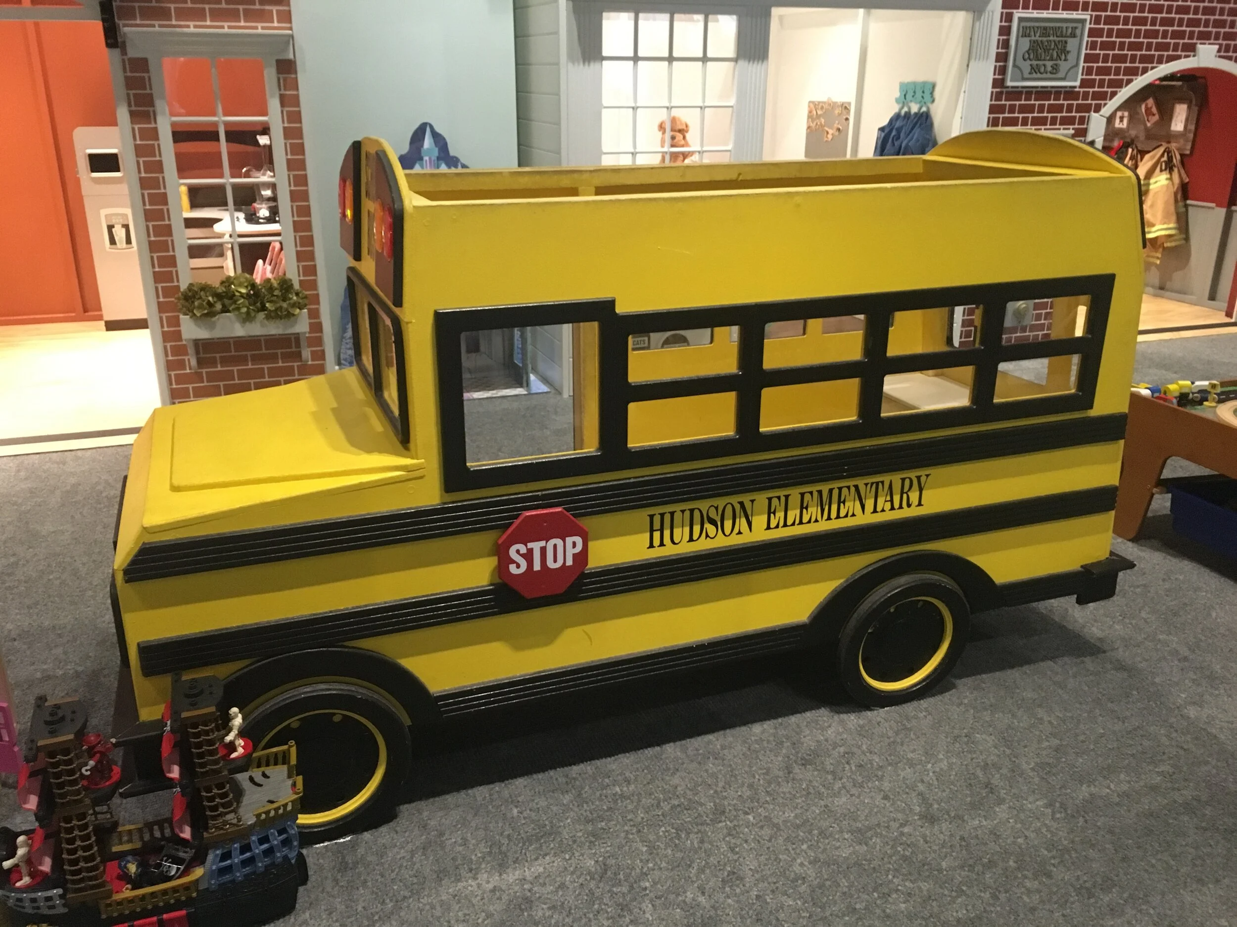 HUDSON'S HOUSE OF PLAY