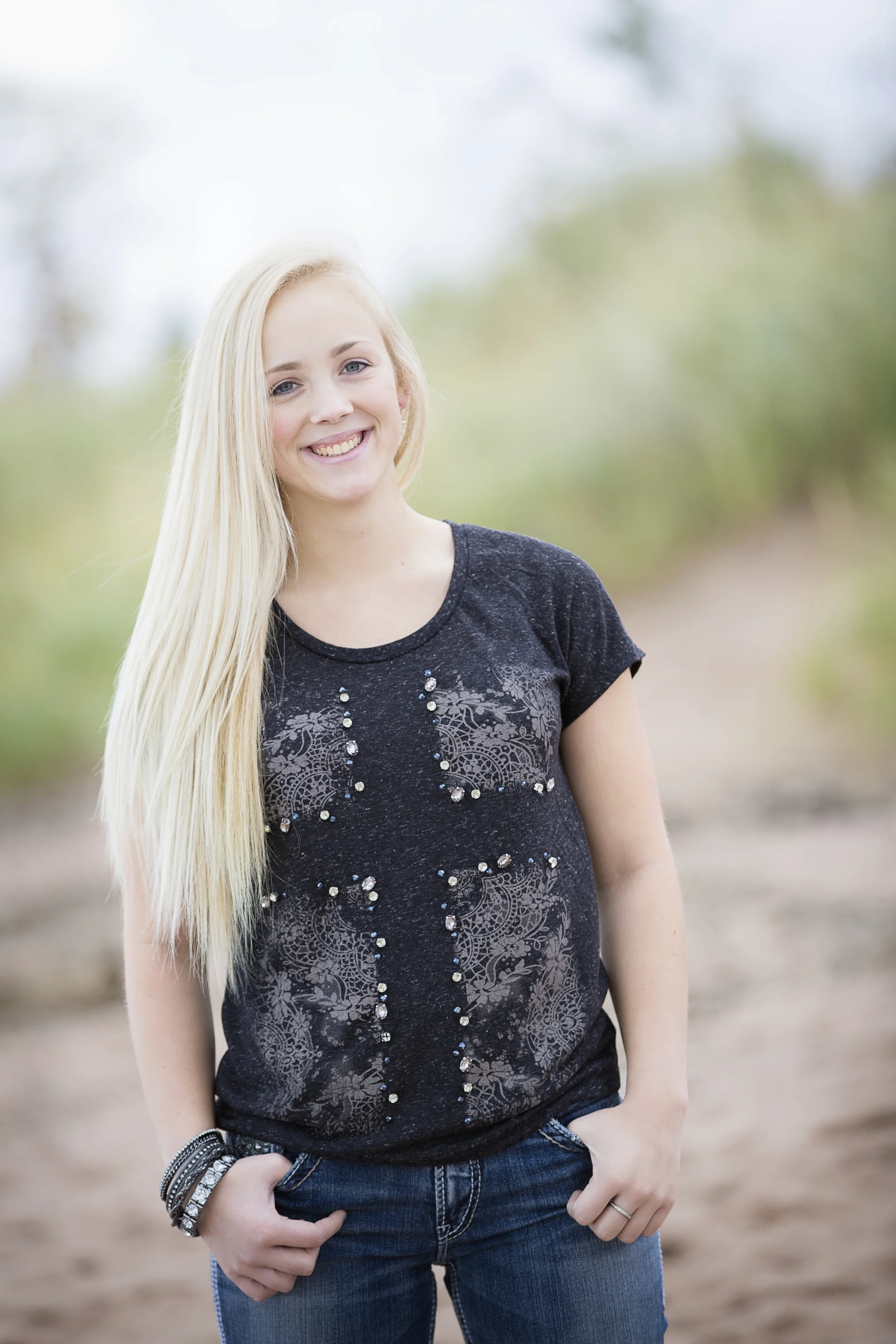 Duluth, MN Natural Light Senior Grad Portrait Photographer 06.jpg