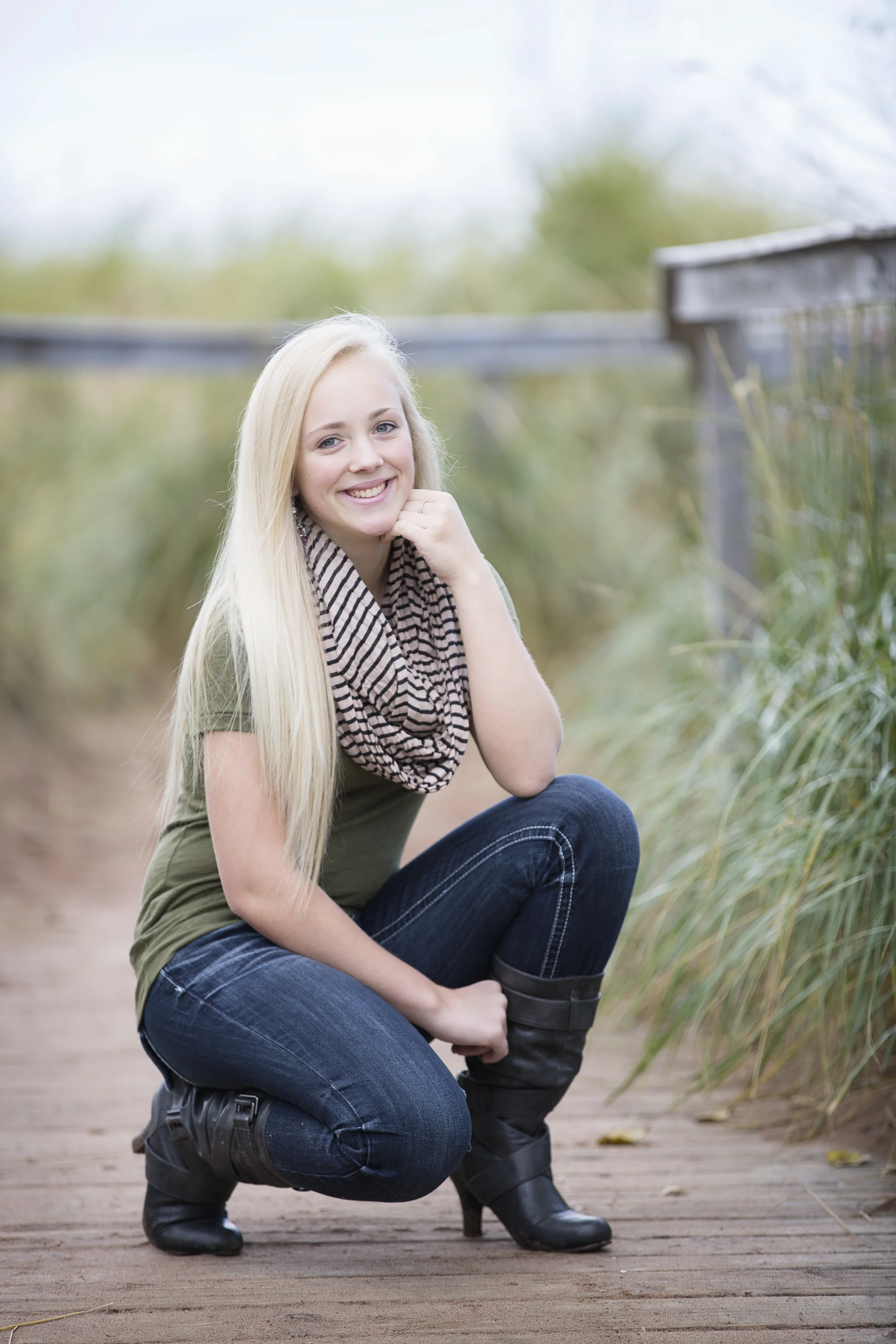 Duluth, MN Natural Light Senior Grad Portrait Photographer 05.jpg