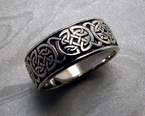 Celtic Shield Ring with Diamonds | Wedding Rings