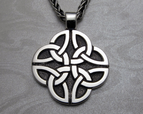 Dara, Celtic Knot Pendant in 14k White Gold