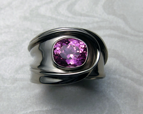 Fluid, free-form, right hand ring.