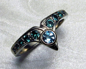 Fitted engagement ring set with topaz.