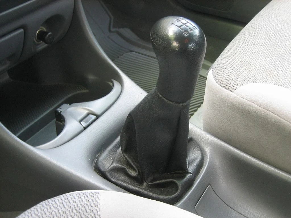 How To Know If Your Car Transmission Needs Repair or Replacement