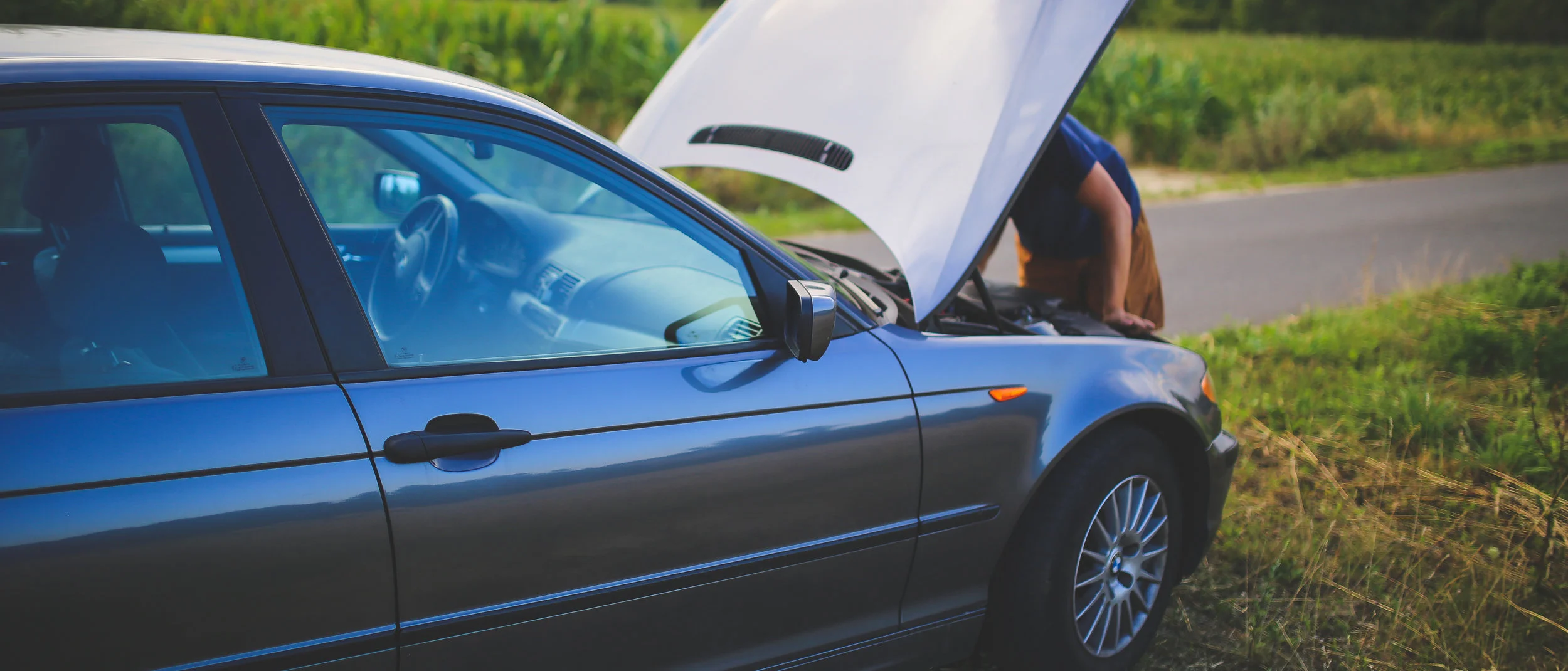road-man-broken-car-6078.jpg