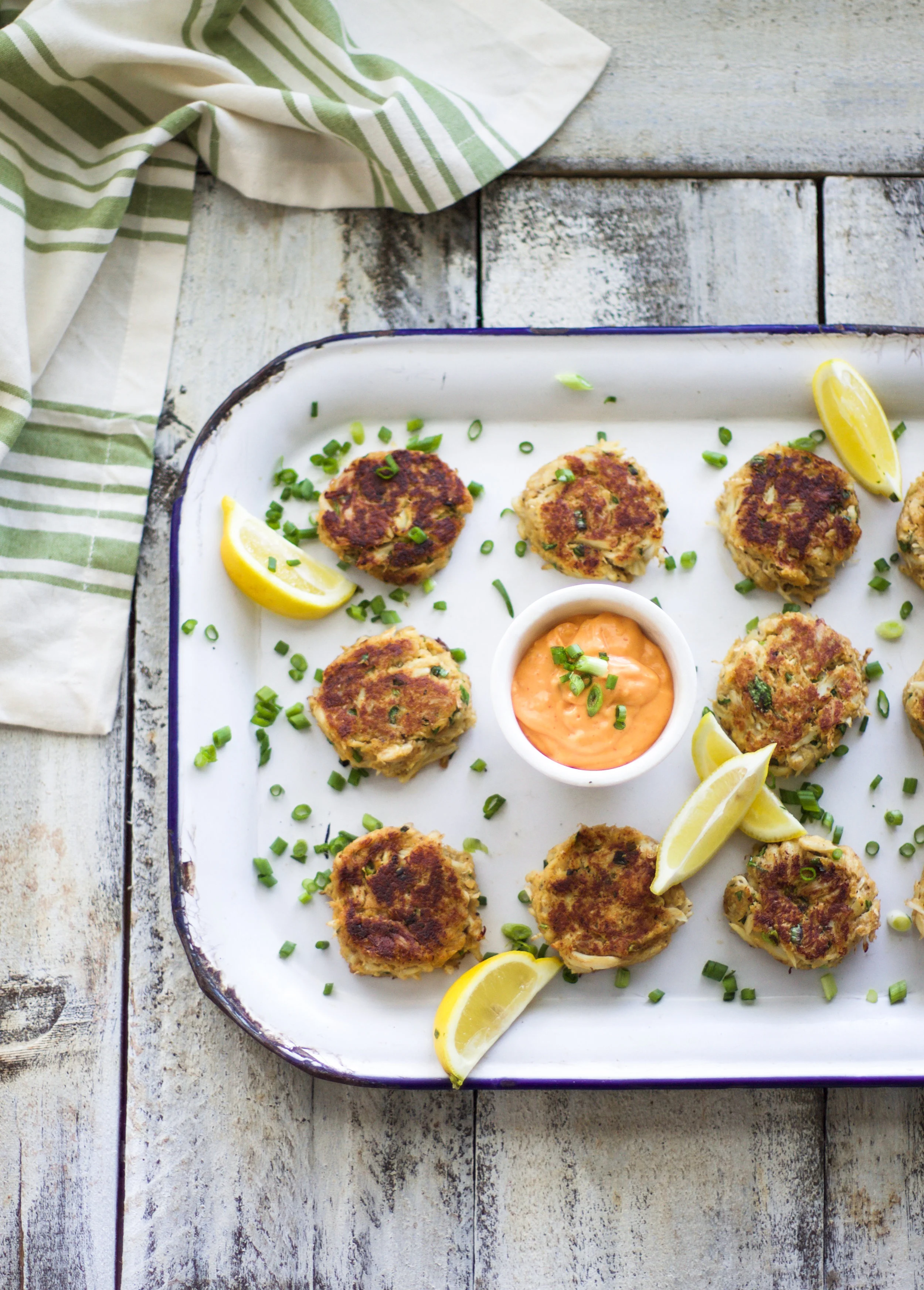 Baked Crab Cakes and Spicy Garlic Dipping Sauce — My Diary of Us
