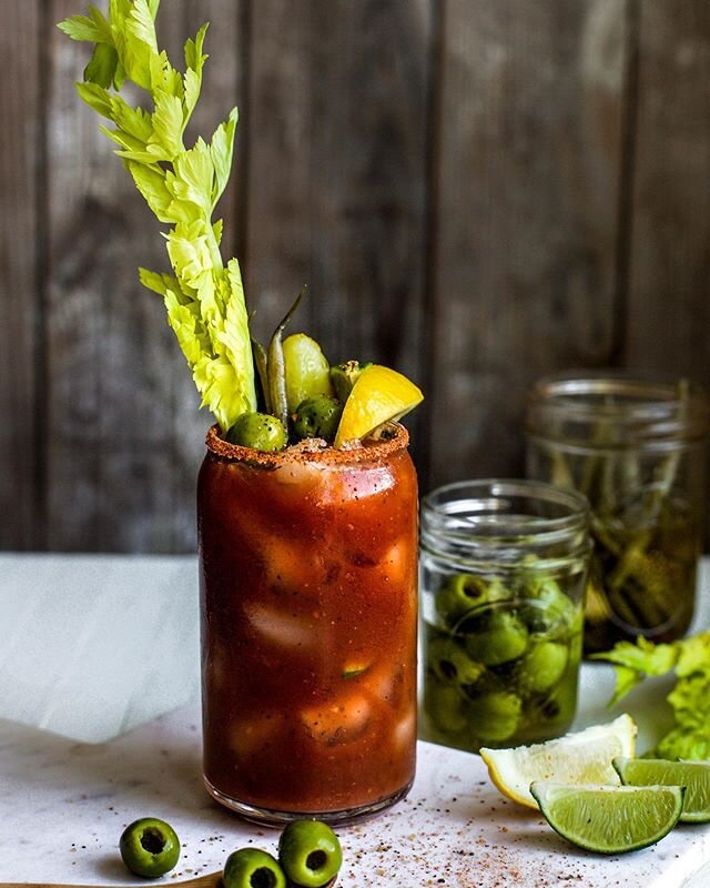 You know what mom wants this weekend? A little alone time and maybe a Bloody Mary (or two). 🤣💃 Or is that just me? I mean I love my people, butttt I would not complain about an hour to myself with a cocktail! 😂😬
_
This recipe is an oldie but a go