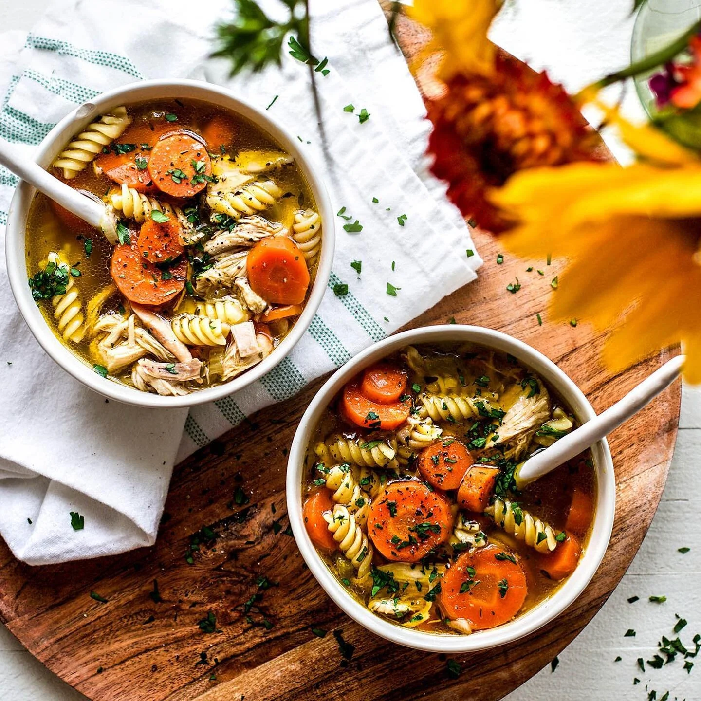 Happy Fall y&rsquo;all! 😊 I rounded up 40 of my favorite cozy fall dinner recipe ideas for you on the blog today to kick off the start of a new season! 🍁🍂
_
I think I&rsquo;m finally ready to say goodbye to summer and embrace all the cozy fall flavors! How about you? 🍁🍂 Link to all of the recipes in my bio @mydiaryofus !
.
.
.
.
#fall #fallrecipes #soup #soupseason #comfortfood #cozyfood #f52community #f52grams #eeeeeats #dinner #dinnerideas #falldinner #lasagna #foodhug #chickenrecipes #easyrecipes #slowcookerrecipes #dinnerisserved #onthetable #thenewhealthy #fallyall #eat #eatwellbewell #familyfriendlymeals #kidfriendlymeals #weeknightmeals #weeknightdinner #weeknightcooking #cookathome #cooking