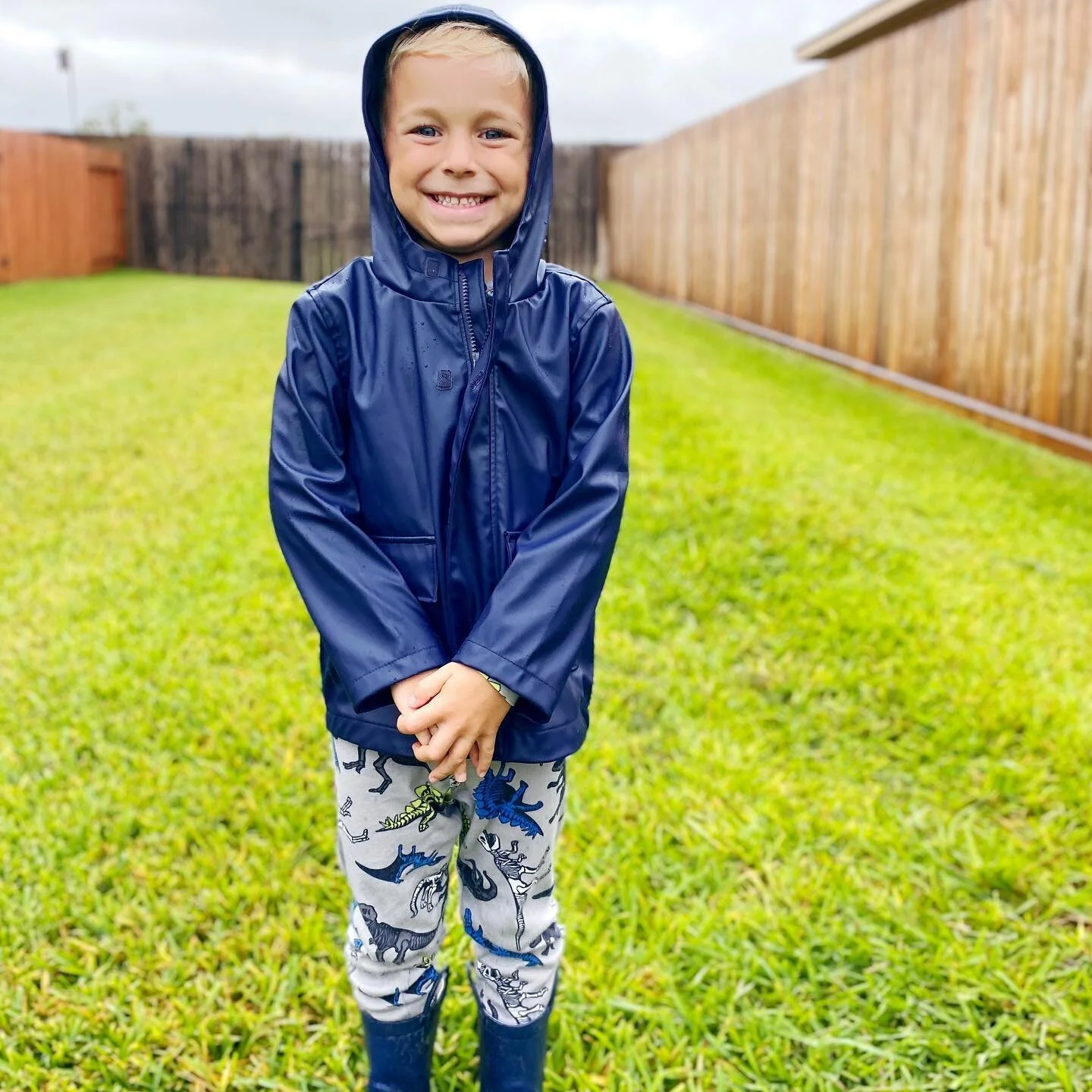 Turning lemons into lemonade with a little tropical storm rainy day fun! 🌧💙 This kid is pretty great about always seeing the glass half full...Love his joyous heart. 💙
.
.
.
#candidchildhood #honestmotherhood #candidmotherhood #momsofboys #myalmost5yearold #childhoodunplugged #magicofchildhood #rainyday #getoutside