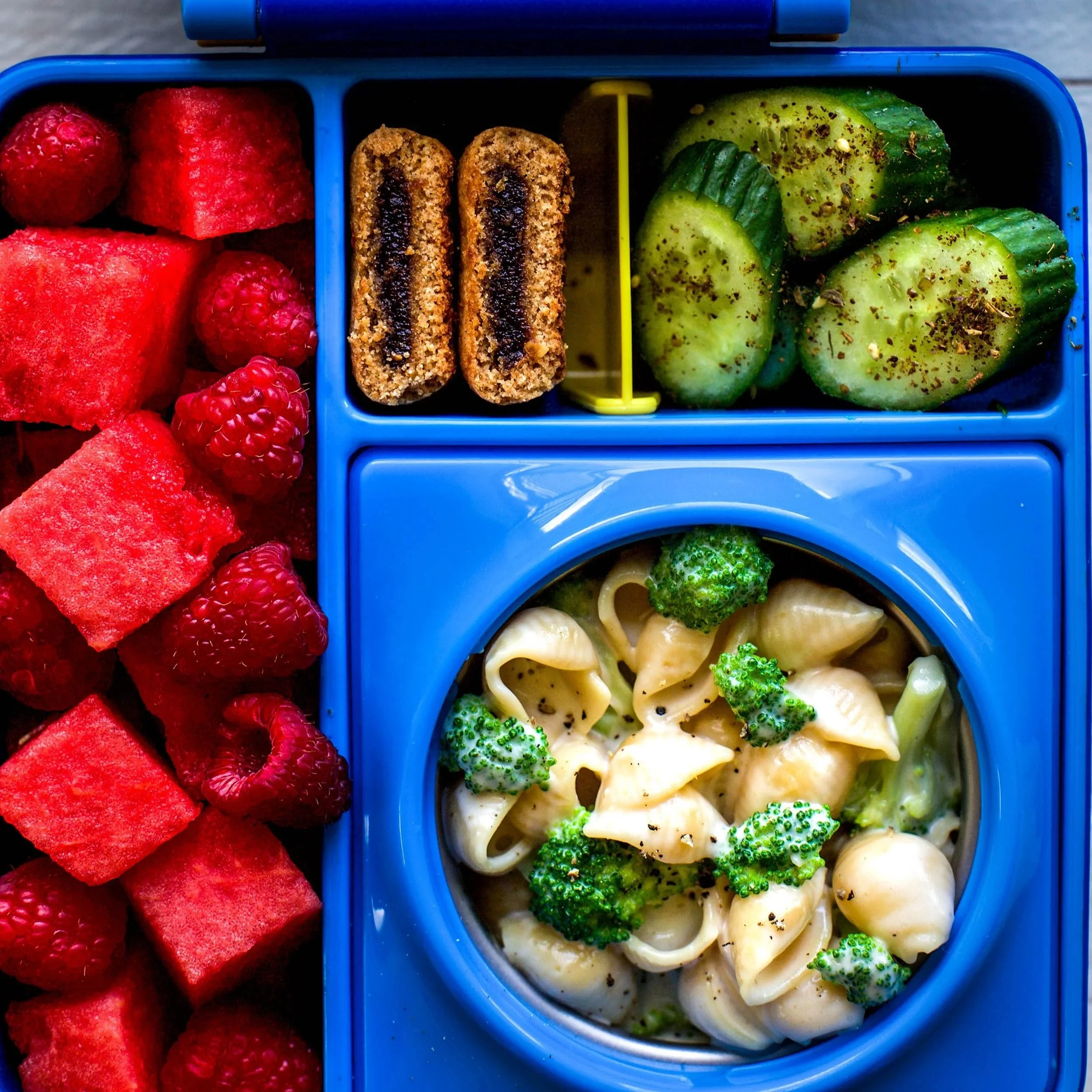 BlueLunchBoxGiveaway-2.jpg