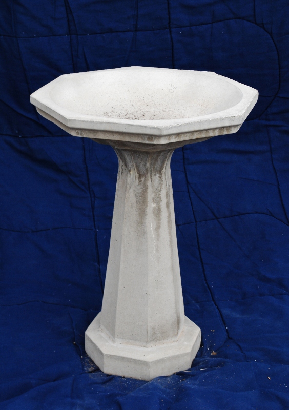 Pee Wee Sr. Birdbath