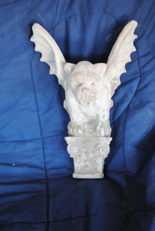 gargoyle--hanging.jpg