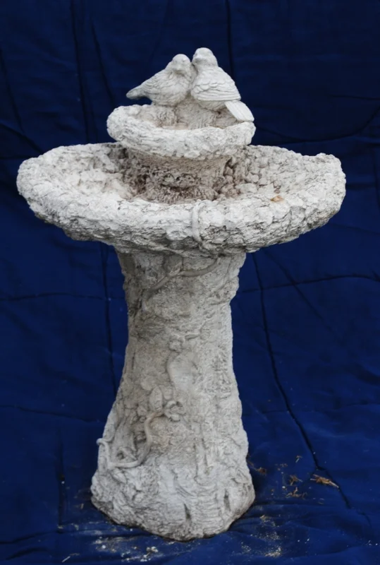 birds-on-b.-bath-feeder.jpg