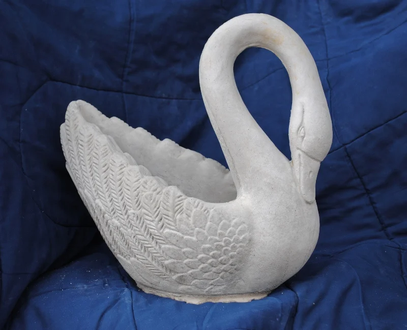 swan--med-planter.jpg
