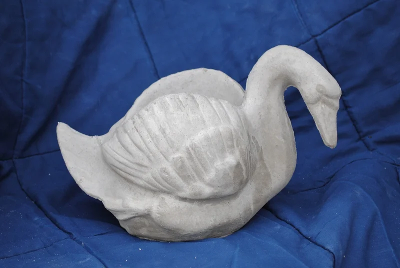swan--small-planter.jpg