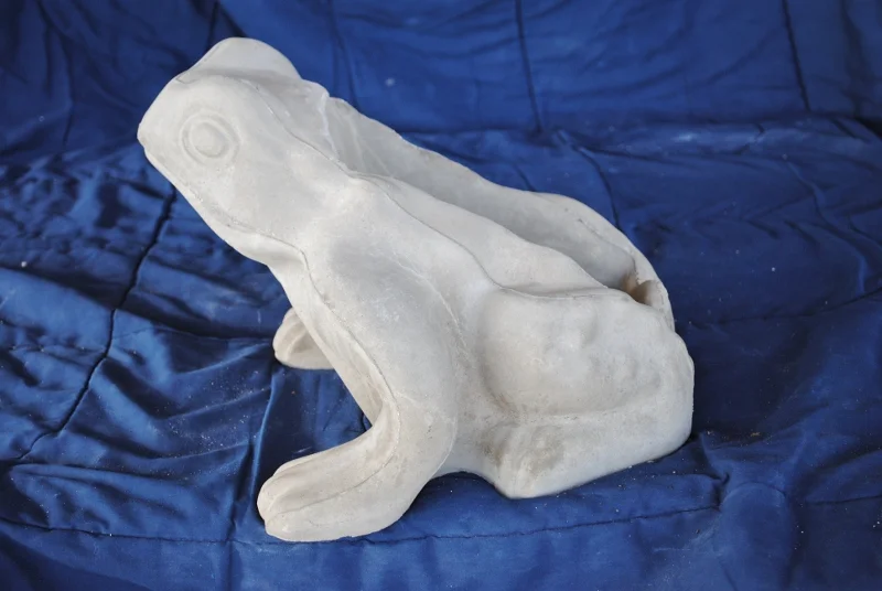 frog-xl-planter.jpg