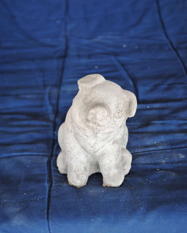 pig--small-sitting (643x800).jpg