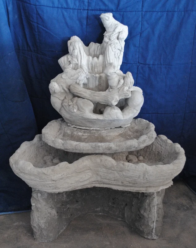 frog-w-limb-fountain (634x800).jpg