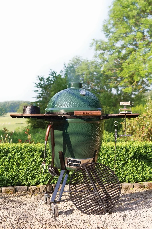 EGG-large-mates-outside (533x800).jpg